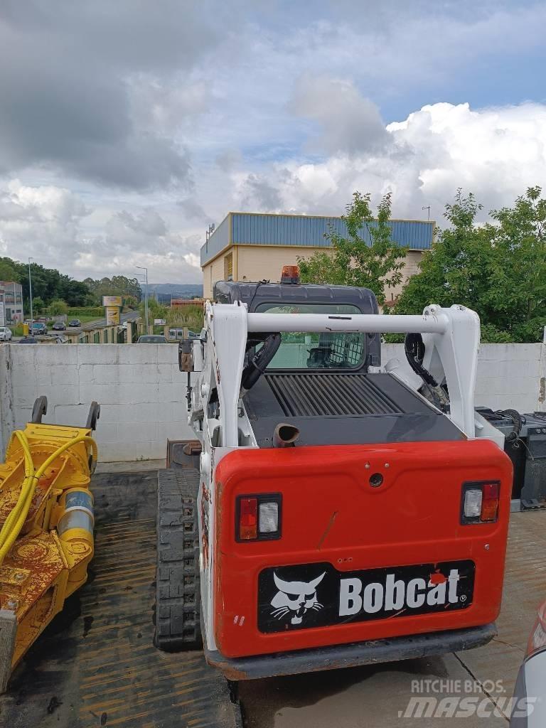 Bobcat T 590 HF 滑移轉向裝載機