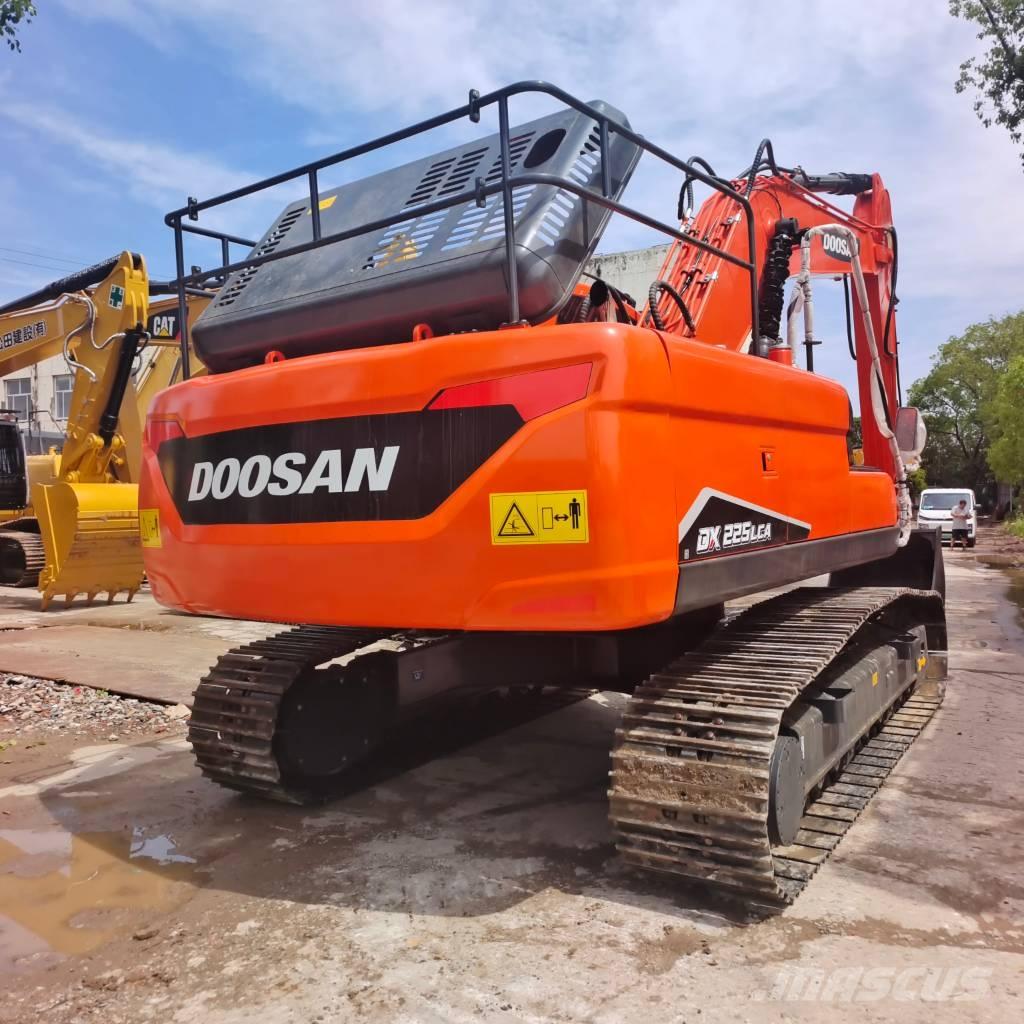 Doosan DX 225 LCA 履帶式 挖土機/掘鑿機/挖掘機