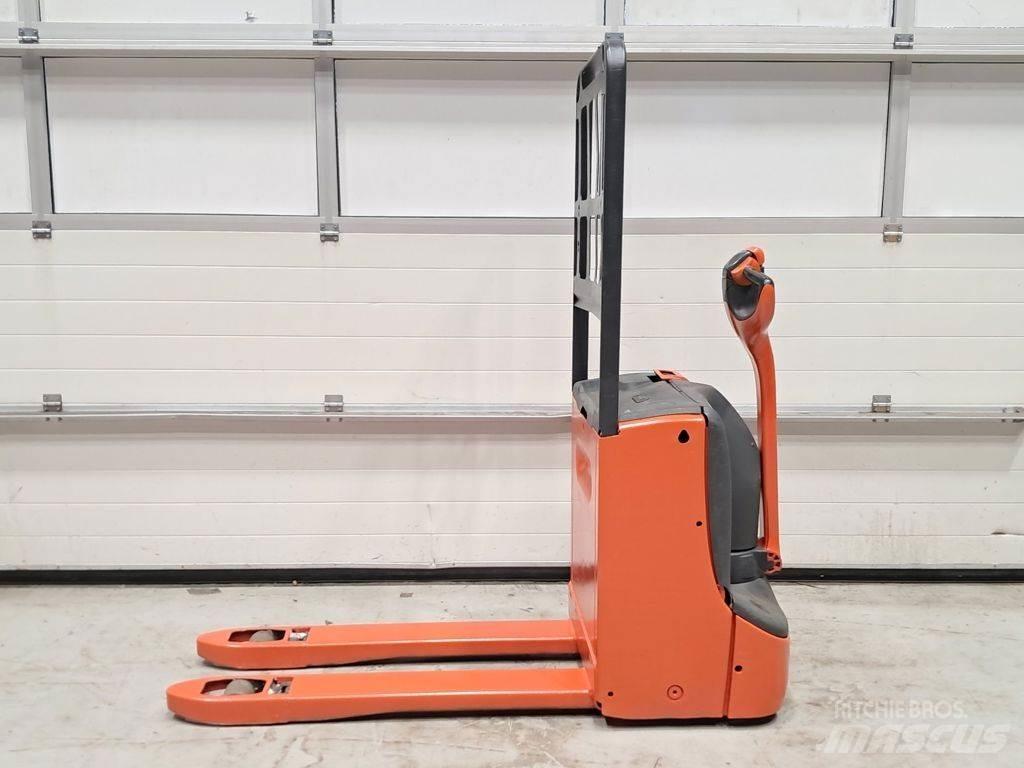 Linde T16 低架升降機