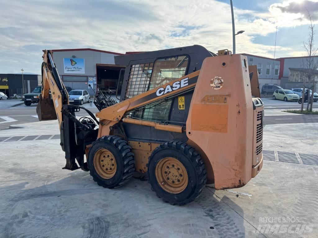 CASE 40 XT 滑移轉向裝載機