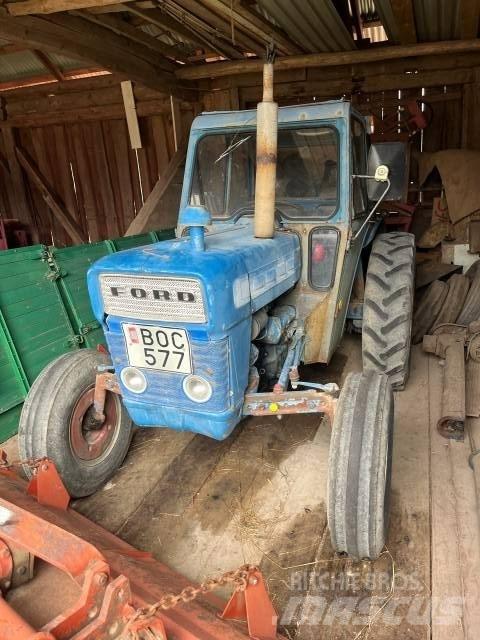 Ford 2000 曳引機