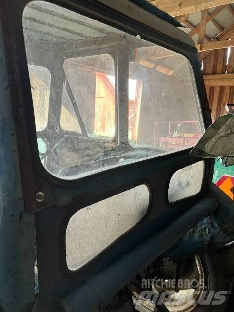 Ford 2000 曳引機