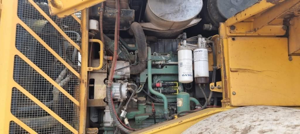 Volvo L 220 E 輪胎式裝載機