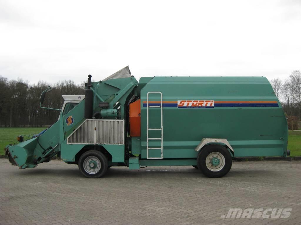 Storti Bulldog 混合餵料機