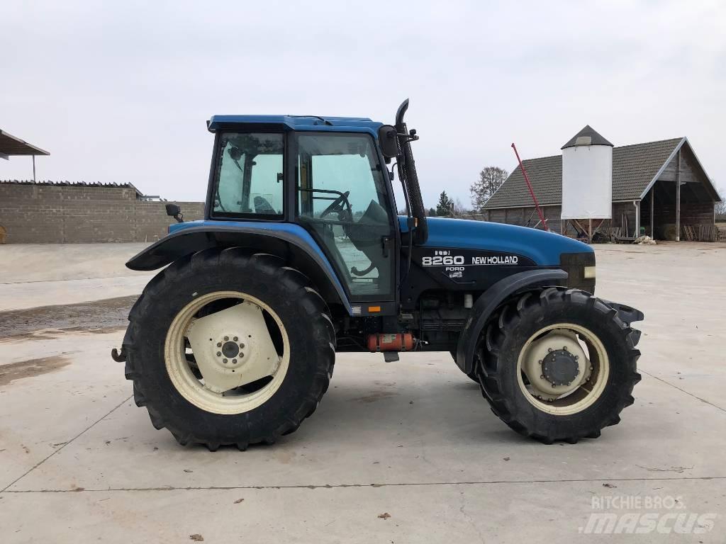 New Holland 8260 曳引機