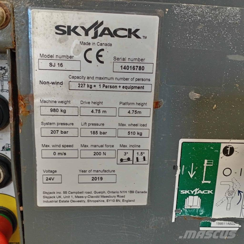 SkyJack SJ 16 垂直升降工作台