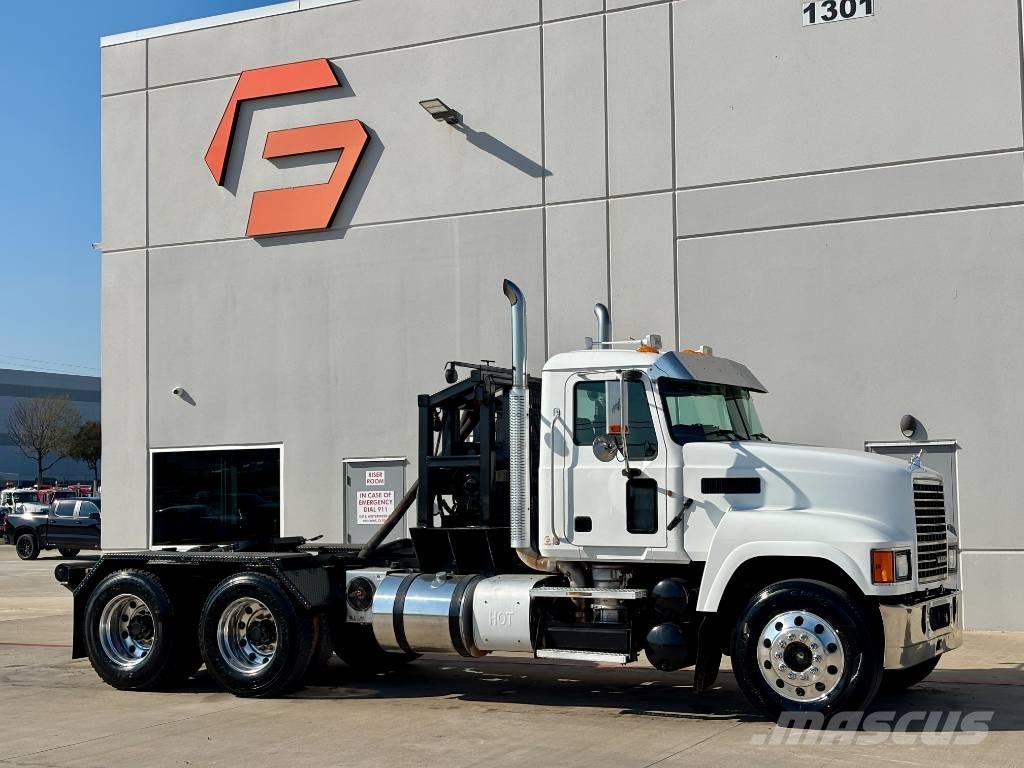 Mack CHU 613 救援車