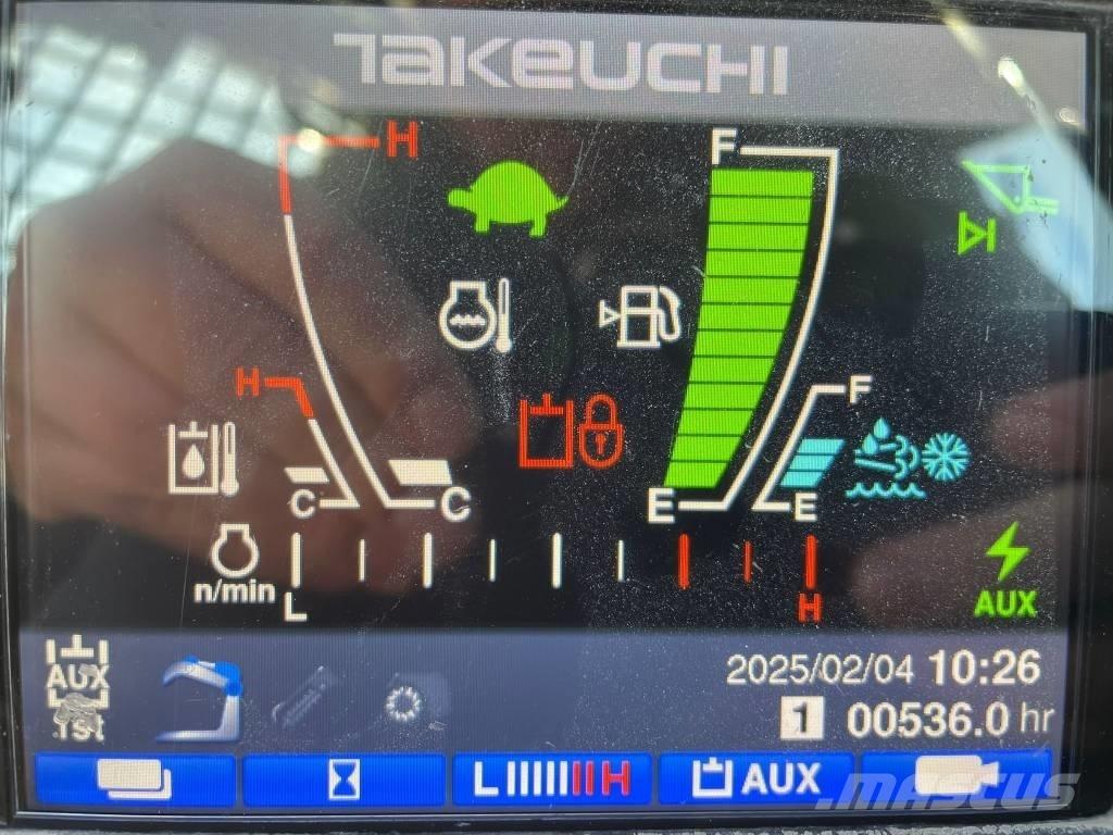 Takeuchi TL12 V2 滑移轉向裝載機