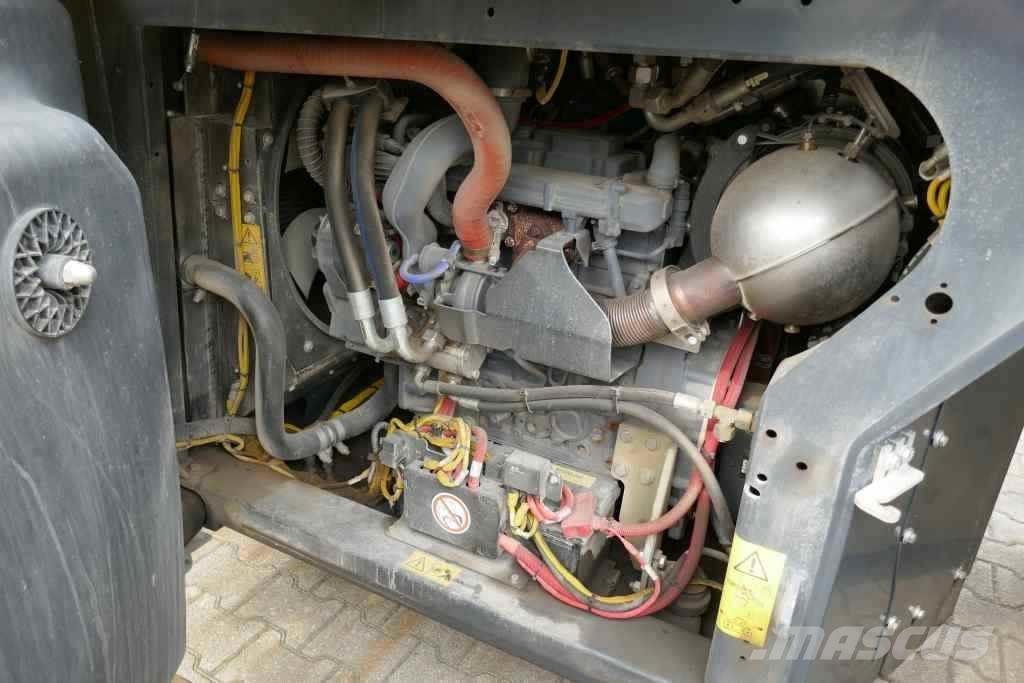 Bomag BW 174 AP-4v 雙輪滾壓機