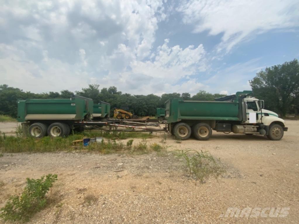 Mack Granite CV 713 傾卸式卡車