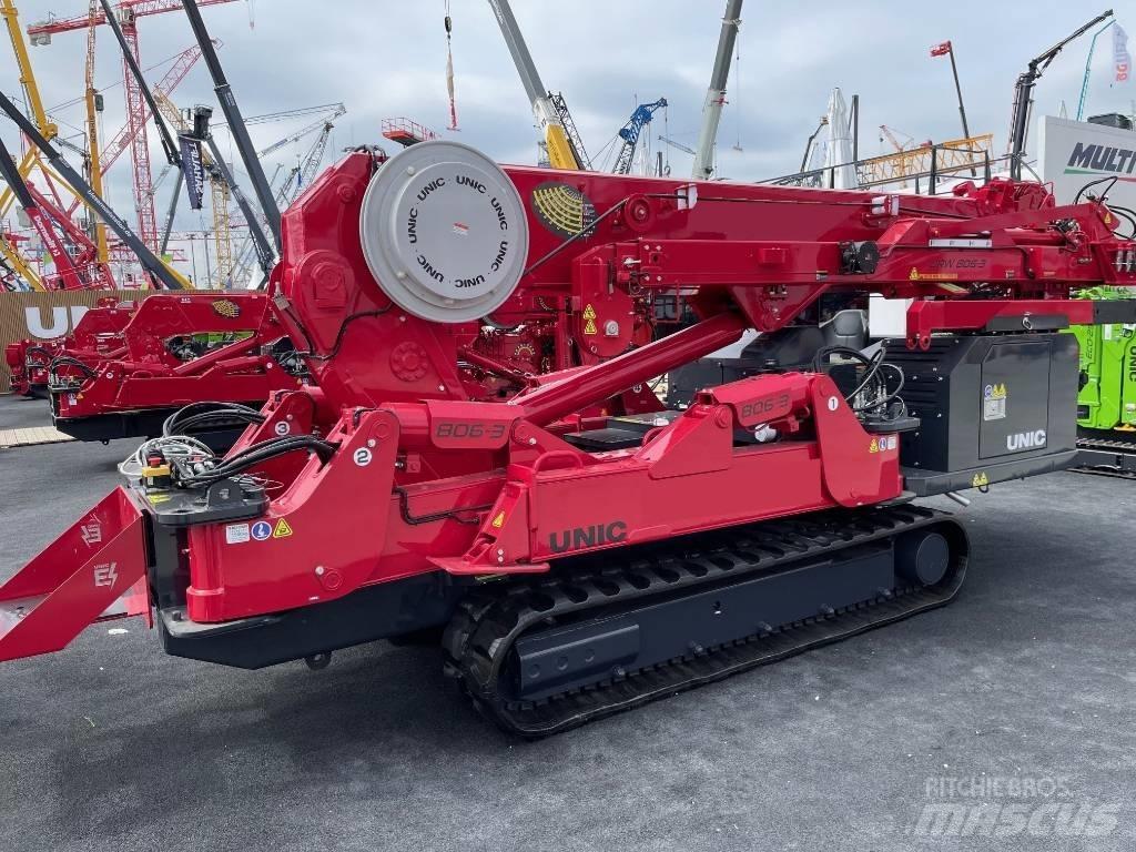 Unic URW-806-3 小型起重機