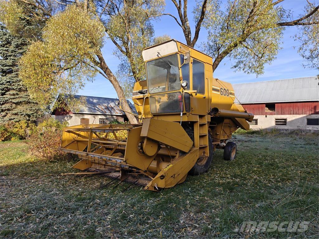 Sampo-Rosenlew 600 聯合收穫機