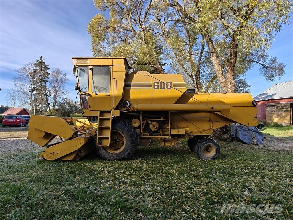 Sampo-Rosenlew 600 聯合收穫機