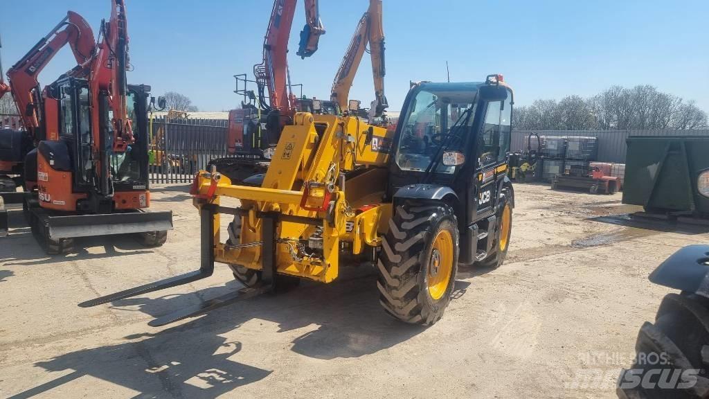 JCB 541-70 Agri Xtra 農業用伸縮臂裝載機