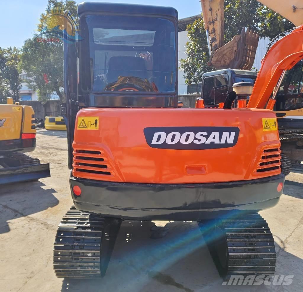 Doosan DH 55 小型挖土機/掘鑿機<7t(小型挖掘機)