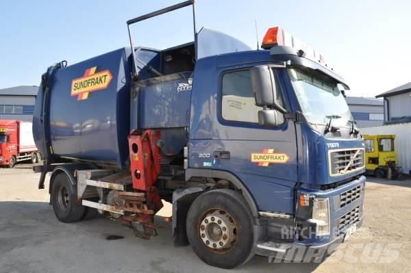 Volvo FM9 4X2 300 垃圾車
