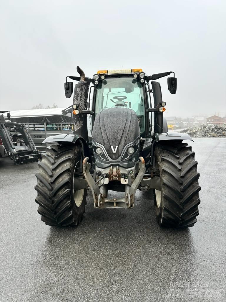 Valtra T 214 D 曳引機