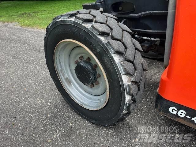 JLG G 6-42 A 伸縮臂操作車