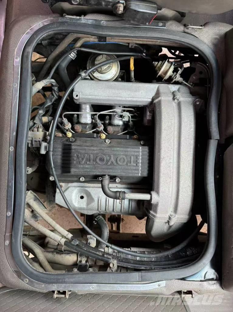 Toyota Coaster Bus 迷你巴士