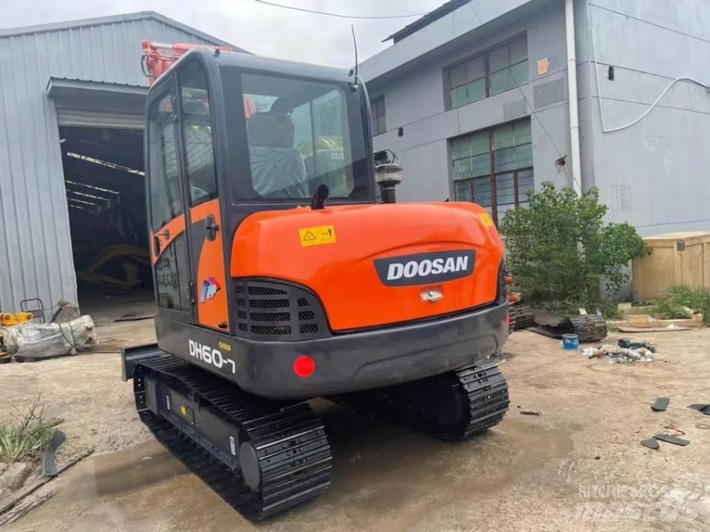 Doosan DH 60-7 小型挖土機/掘鑿機<7t(小型挖掘機)
