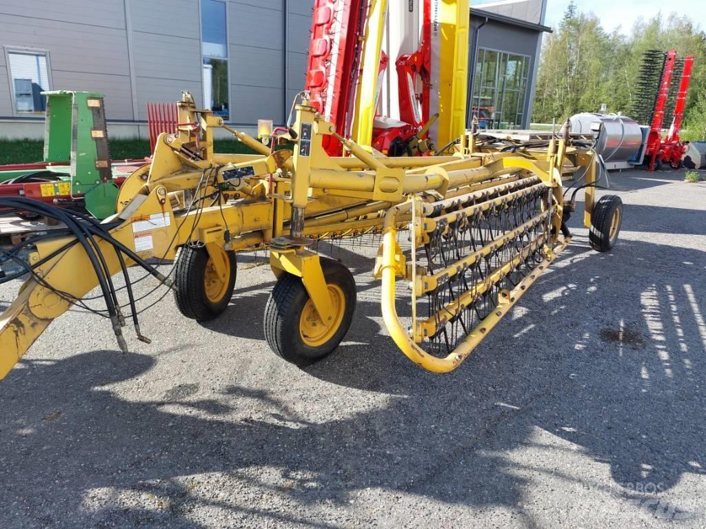  Wermeer R2300 堆草機