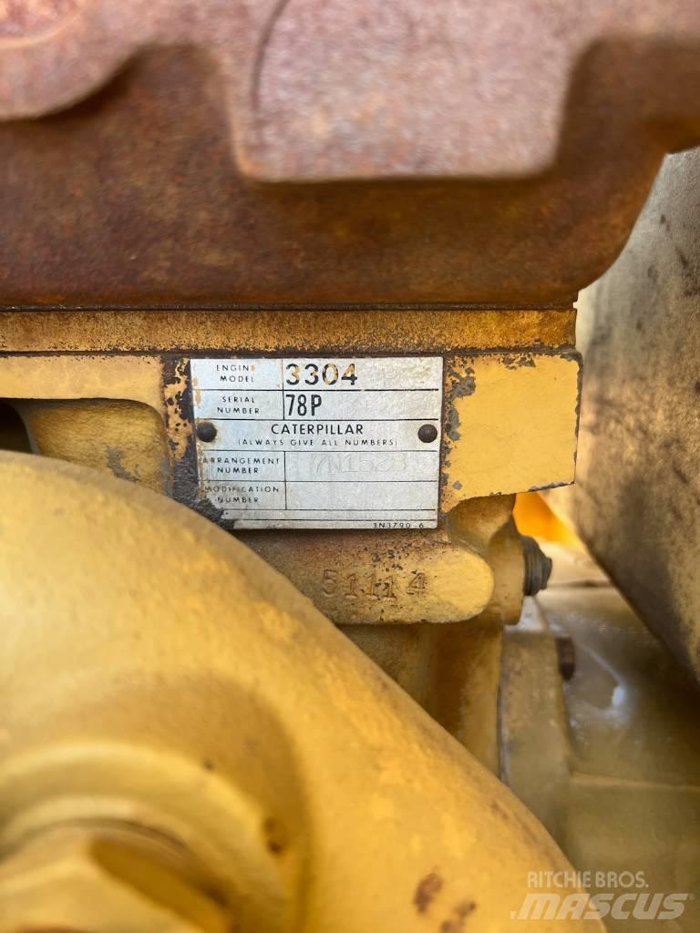 CAT 120 G 平土機