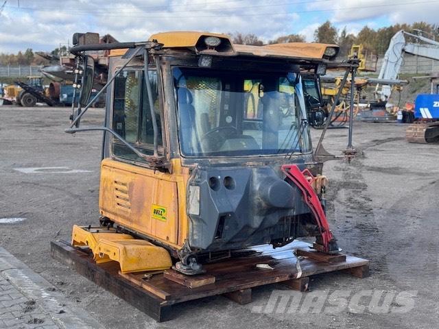 Bell B 50 D USED CAB 駕駛室與內部