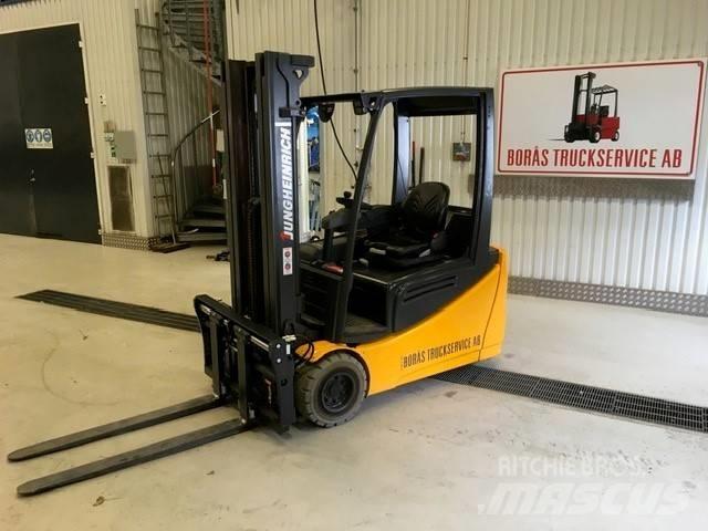 Jungheinrich EFG 220 電動堆高機