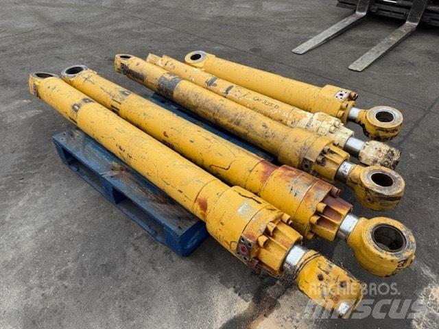 CAT 325 D 油壓