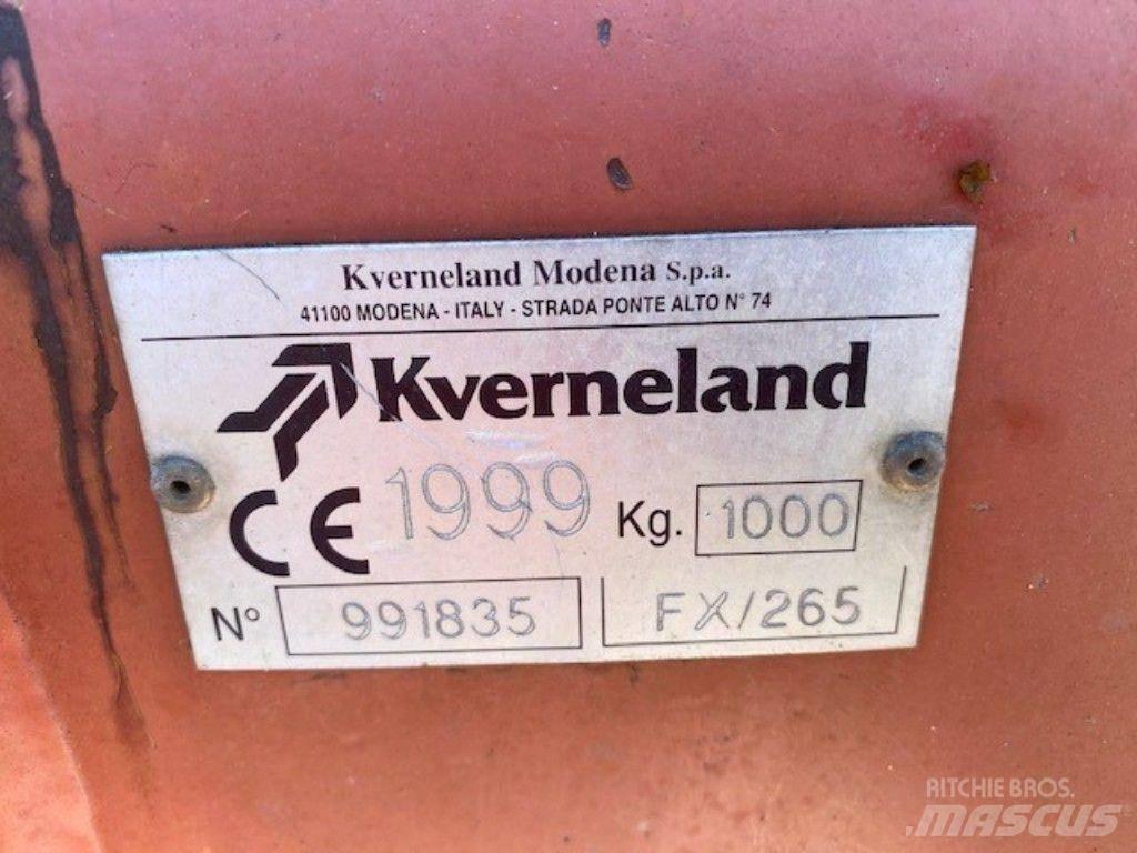 Kverneland FX 265 裝載與牽引式割草機