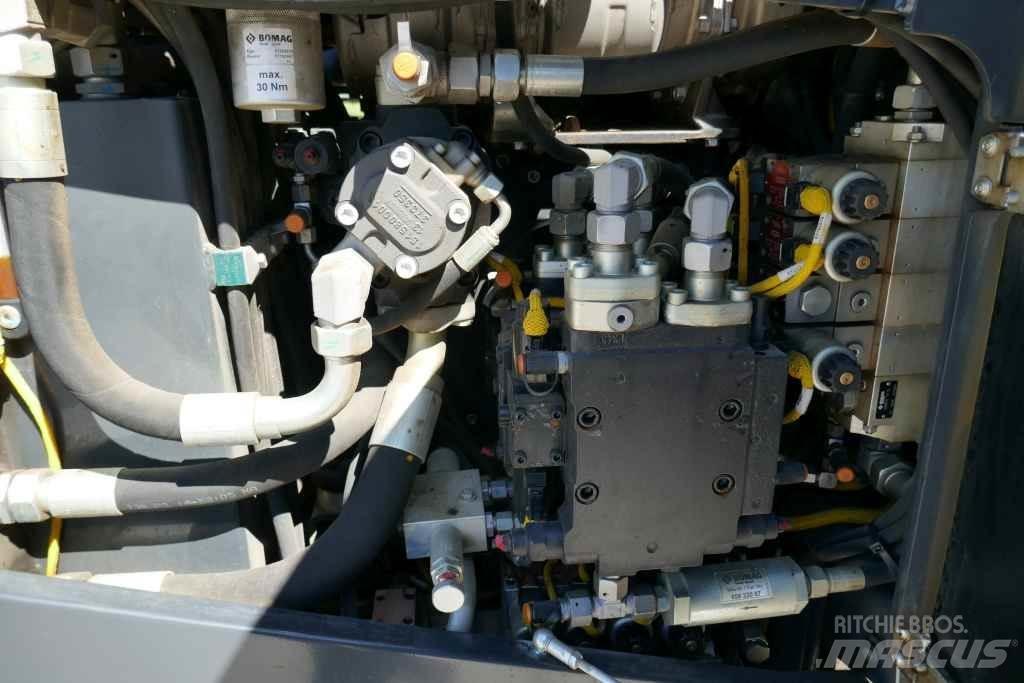 Bomag BF 200 C-2 小型瀝青機