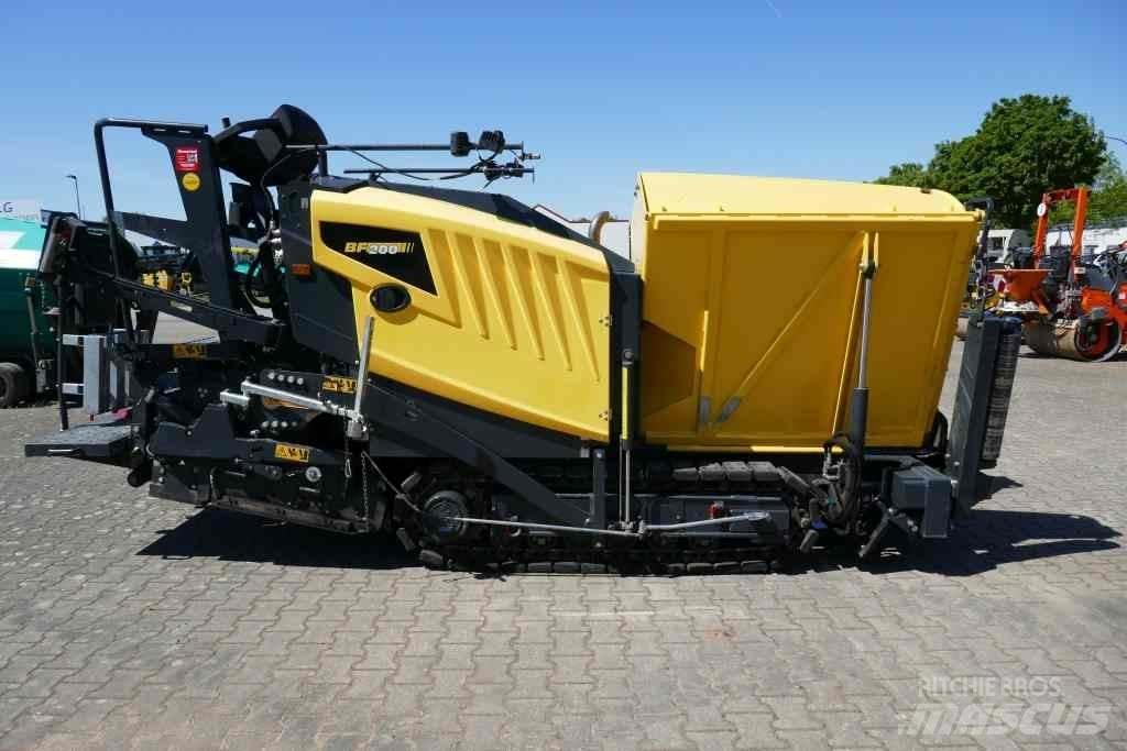 Bomag BF 200 C-2 小型瀝青機