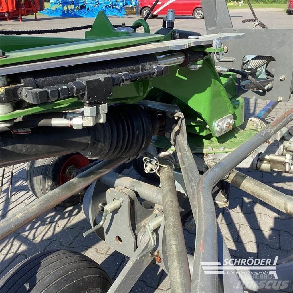 Fendt FORMER 1502 堆草機