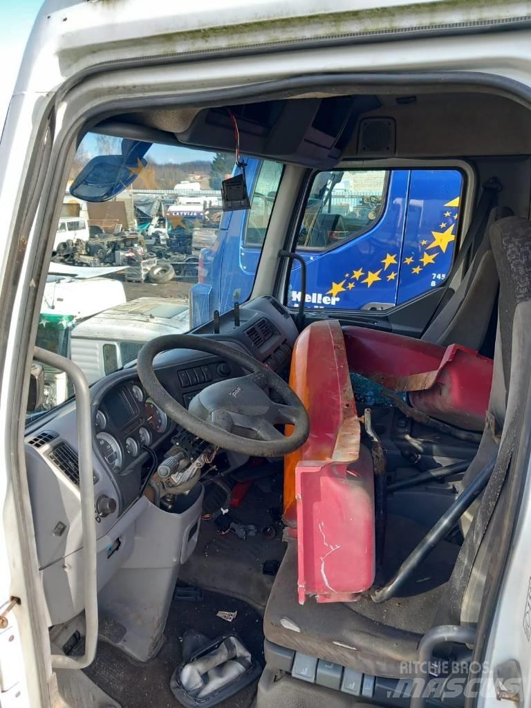 DAF LF45.160 駕駛室與內部