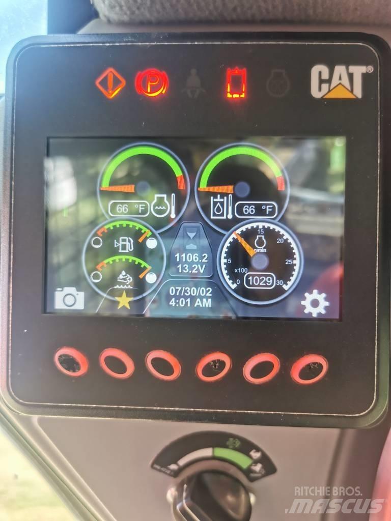 CAT 299 滑移轉向裝載機