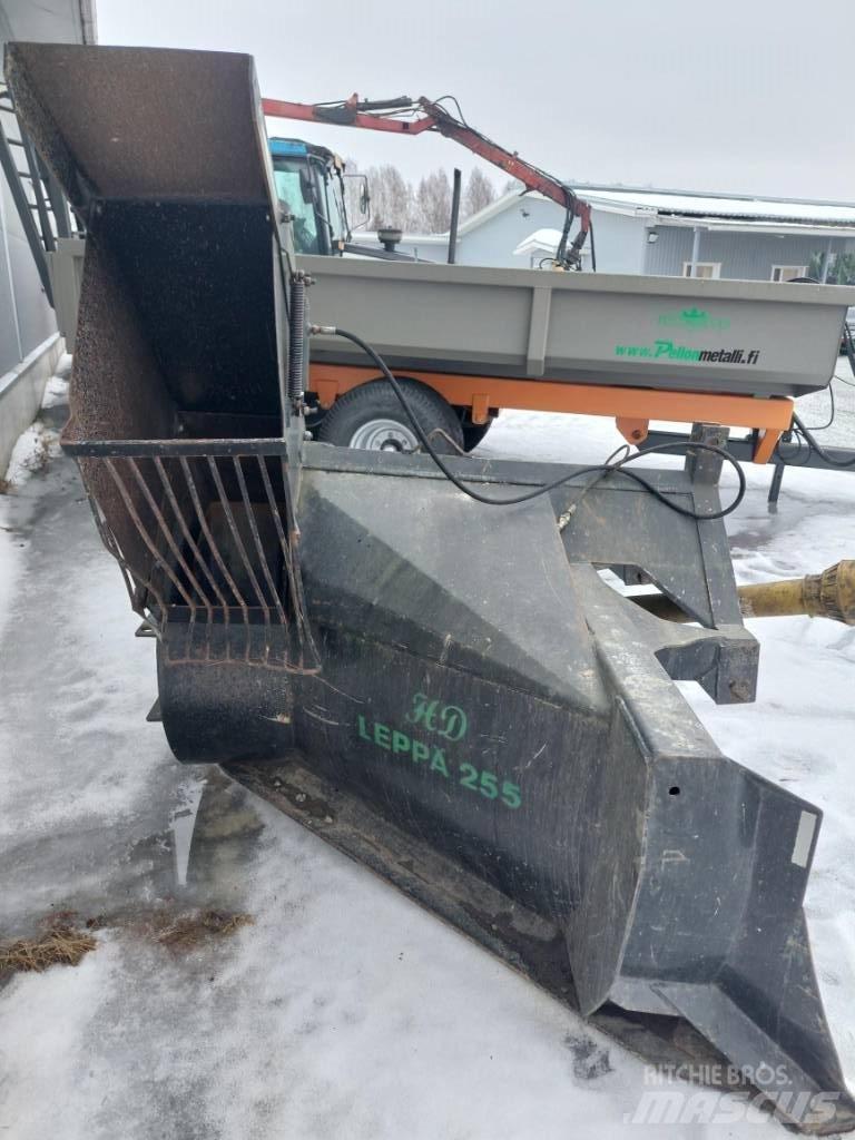 Leppä HD 255 掃雪機