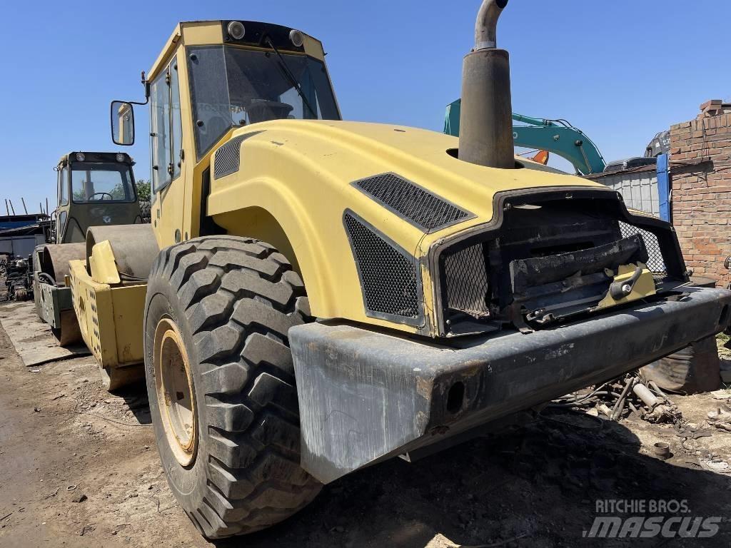 Bomag 226-4 單輪滾壓機
