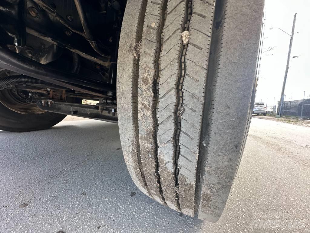 Ford F 750 XLT 運油車