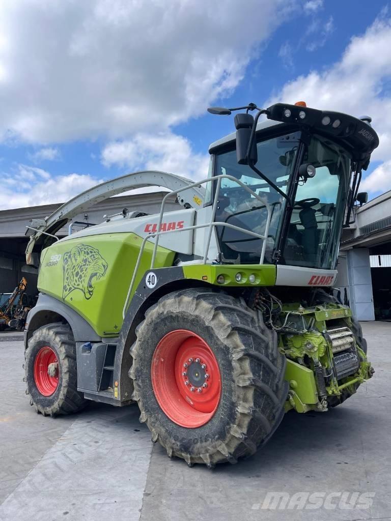 CLAAS Jaguar 990 自走式飼料採集機