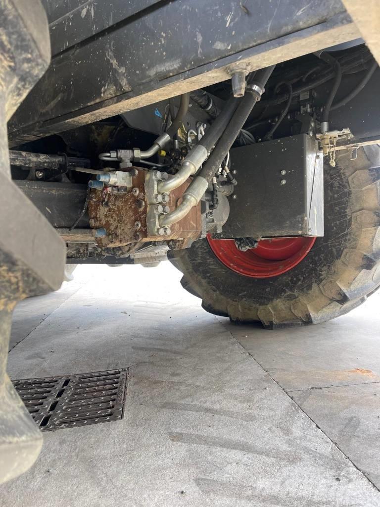 CLAAS Jaguar 990 自走式飼料採集機