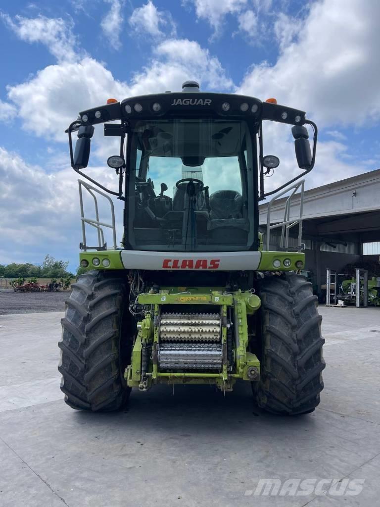 CLAAS Jaguar 990 自走式飼料採集機