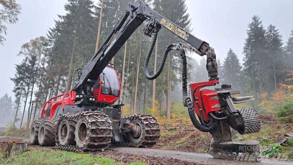 Komatsu 931 XC 收穫機