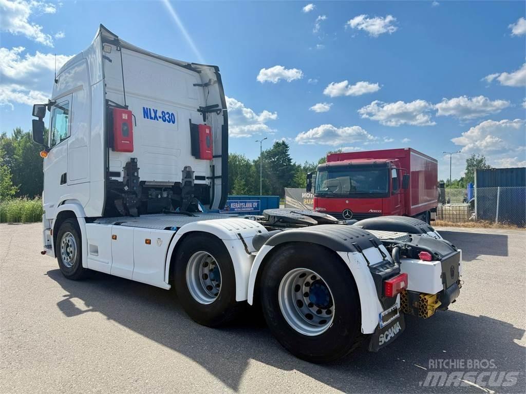 Scania S580 6x4 曳引機組件