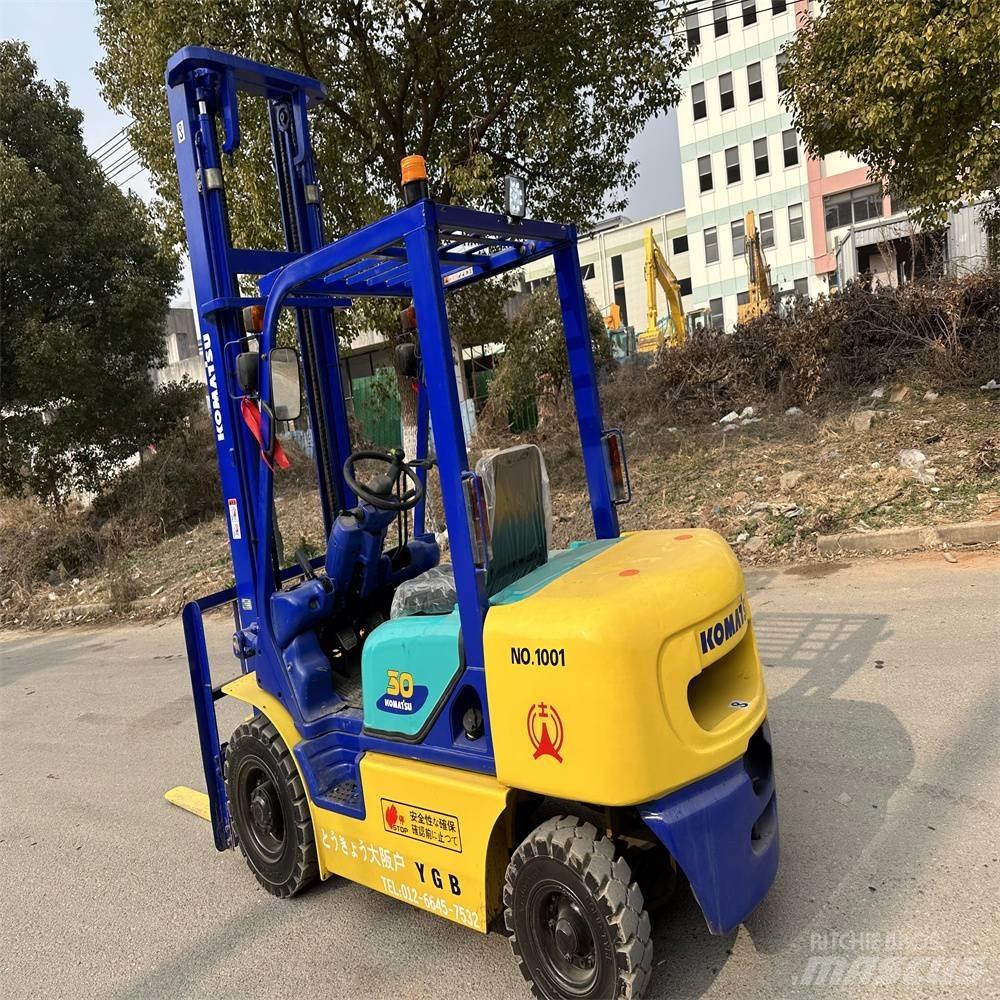 Komatsu FD30-14 柴油卡車