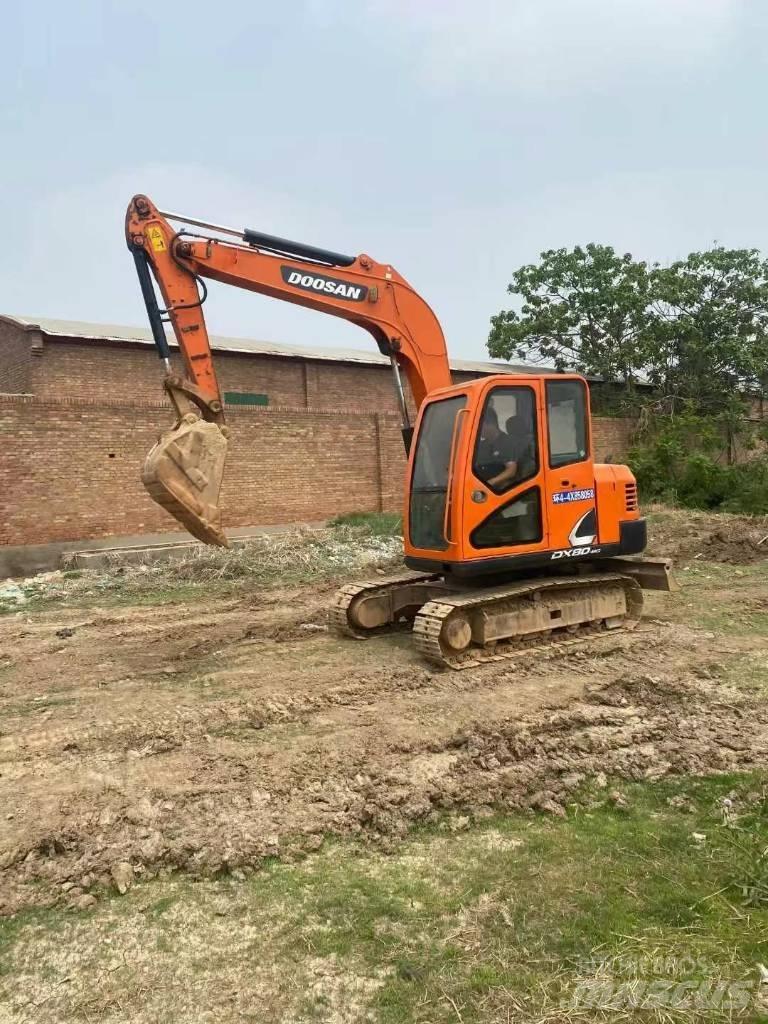 Doosan DX 80 中型挖土機/掘鑿機/挖掘機 7t-12t