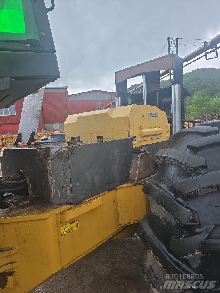 CAT 525 C 集材機