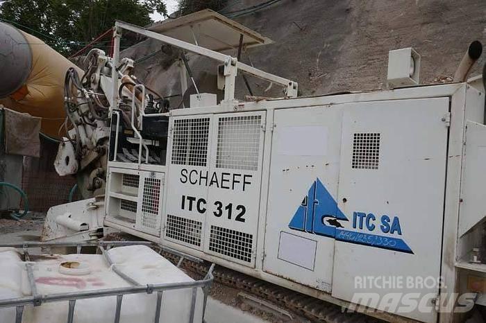 Schaeff ITC312 鑽孔機