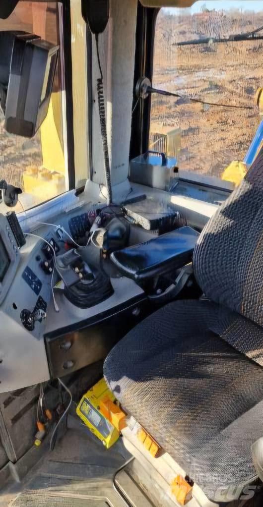 CAT D 8 T 履帶推土機