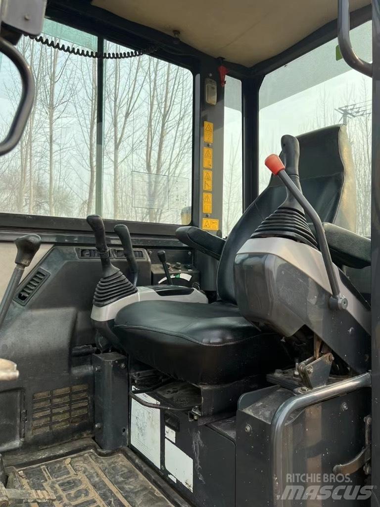 Komatsu PC58 中型挖土機/掘鑿機/挖掘機 7t-12t
