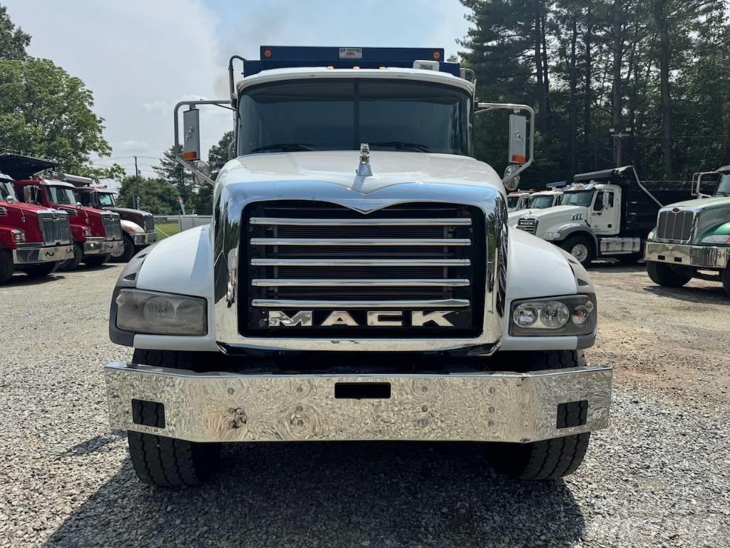 Mack Granite GU 713 傾卸式卡車